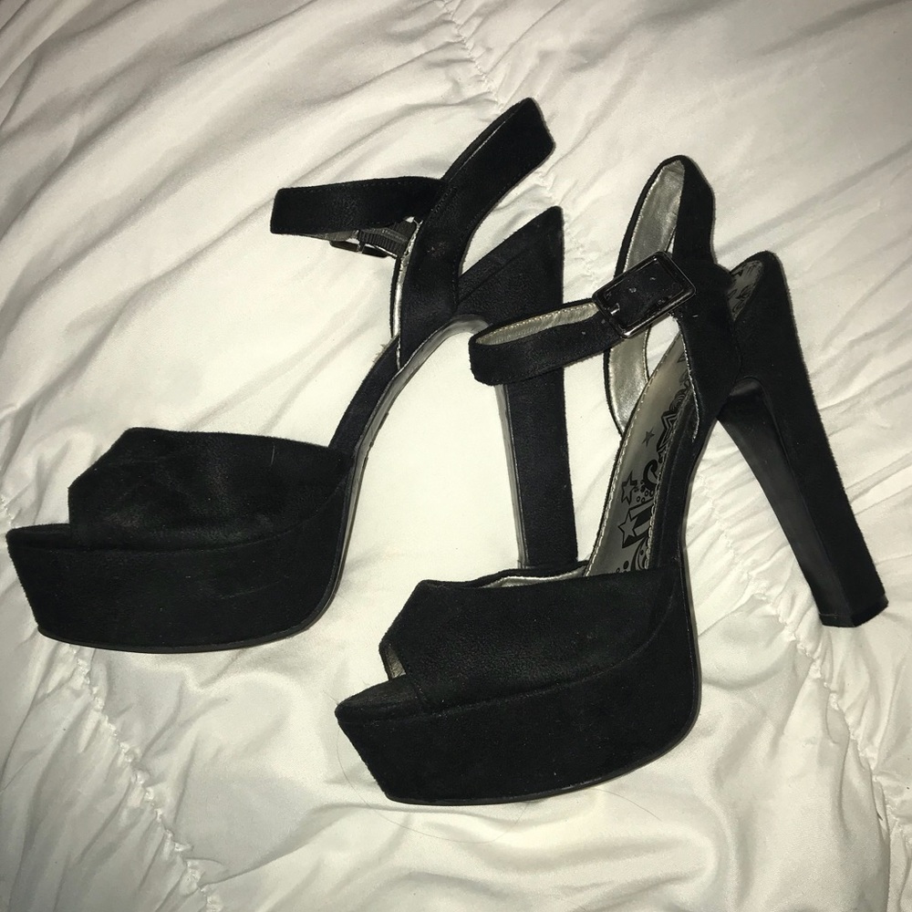 Black chunky heels